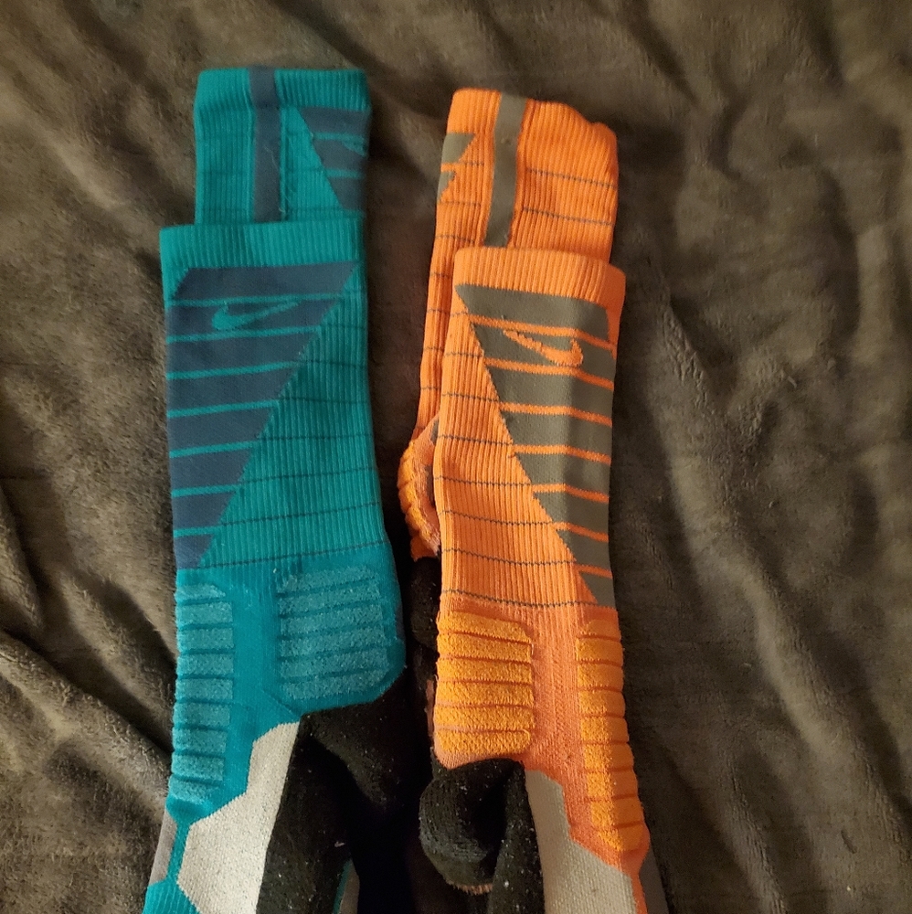 Nike hyper elite socks lot 21-022